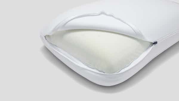 Hybrid Pillow with liner open